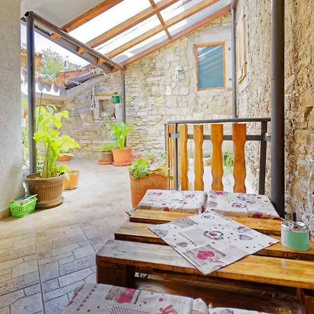 Viola By Rent Istria